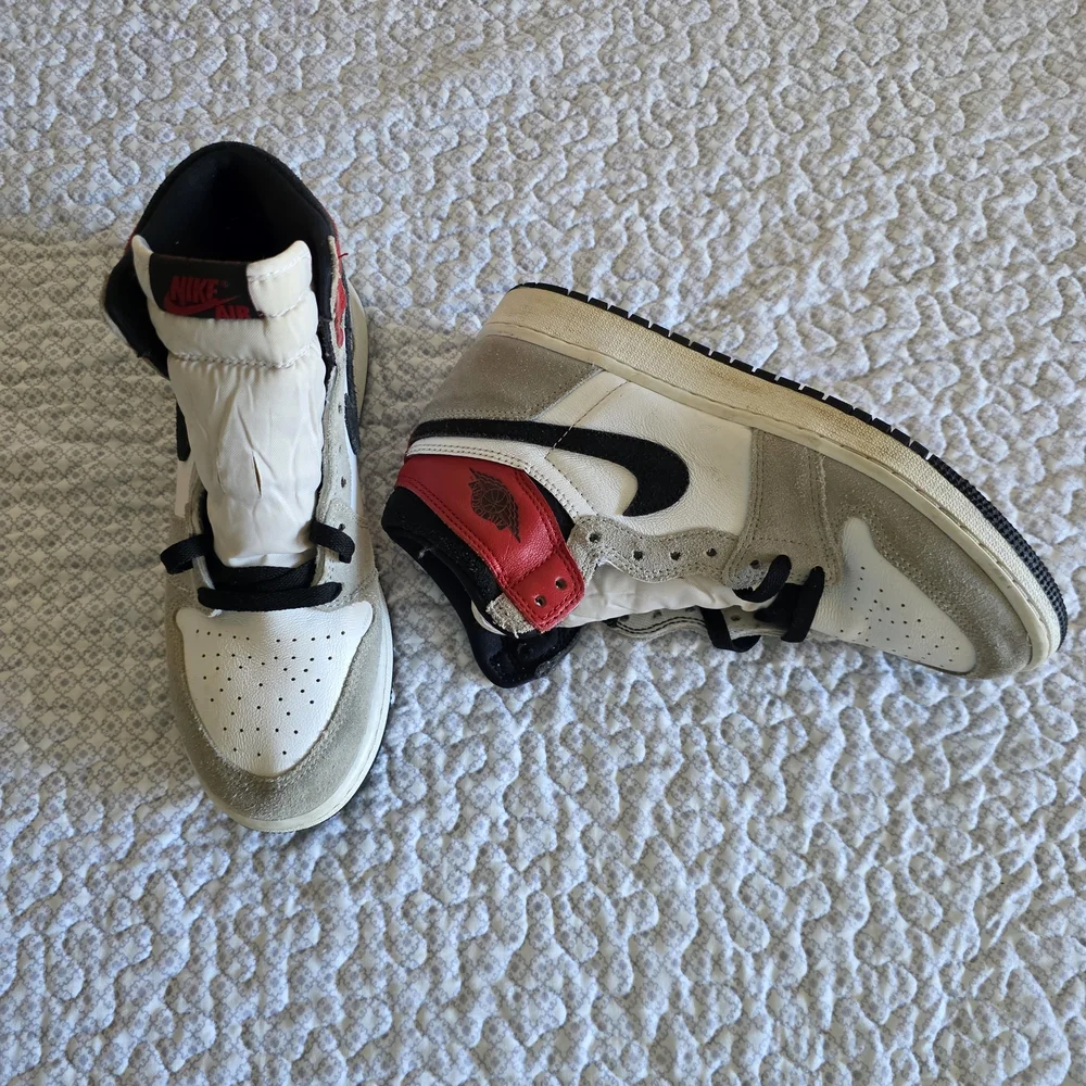 Nike Air Jordan 1 Retro High OG size 7Y